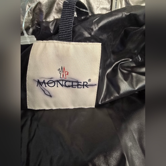 Moncler - Cuscute high-neck down jacket Excellent Conditions - Picture 14 of 16